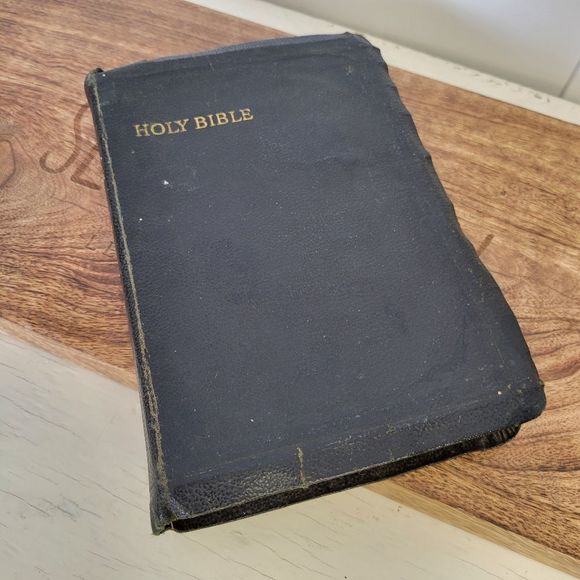 Holy Bible Black Soft Leather Bound 1941 - Picture 7 of 10